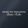 Naklejka na auto Dzieci na pokładzie – z imionami – biała folia na ciemnej szybie Naklejka na auto Dzieci na pokładzie – z imionami – biała folia na ciemnej szybie