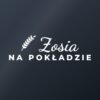 Naklejka na auto na pokładzie – z imieniem – biała folia na ciemnej szybie Naklejka na auto na pokładzie – z imieniem – biała folia na ciemnej szybie