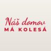 Nálepka na auto „Náš domov má kolesá“